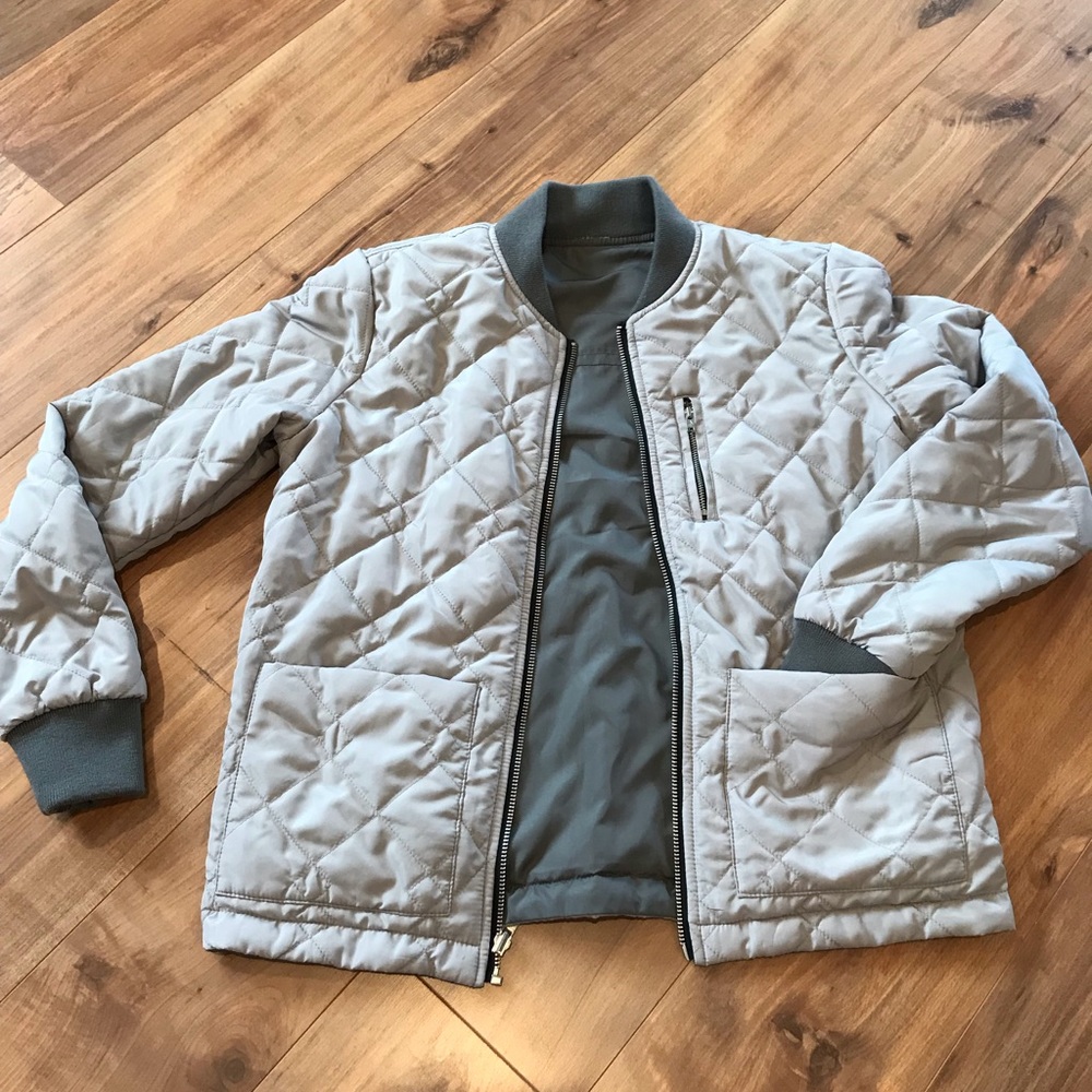 Reversible a&f bomer jacket
